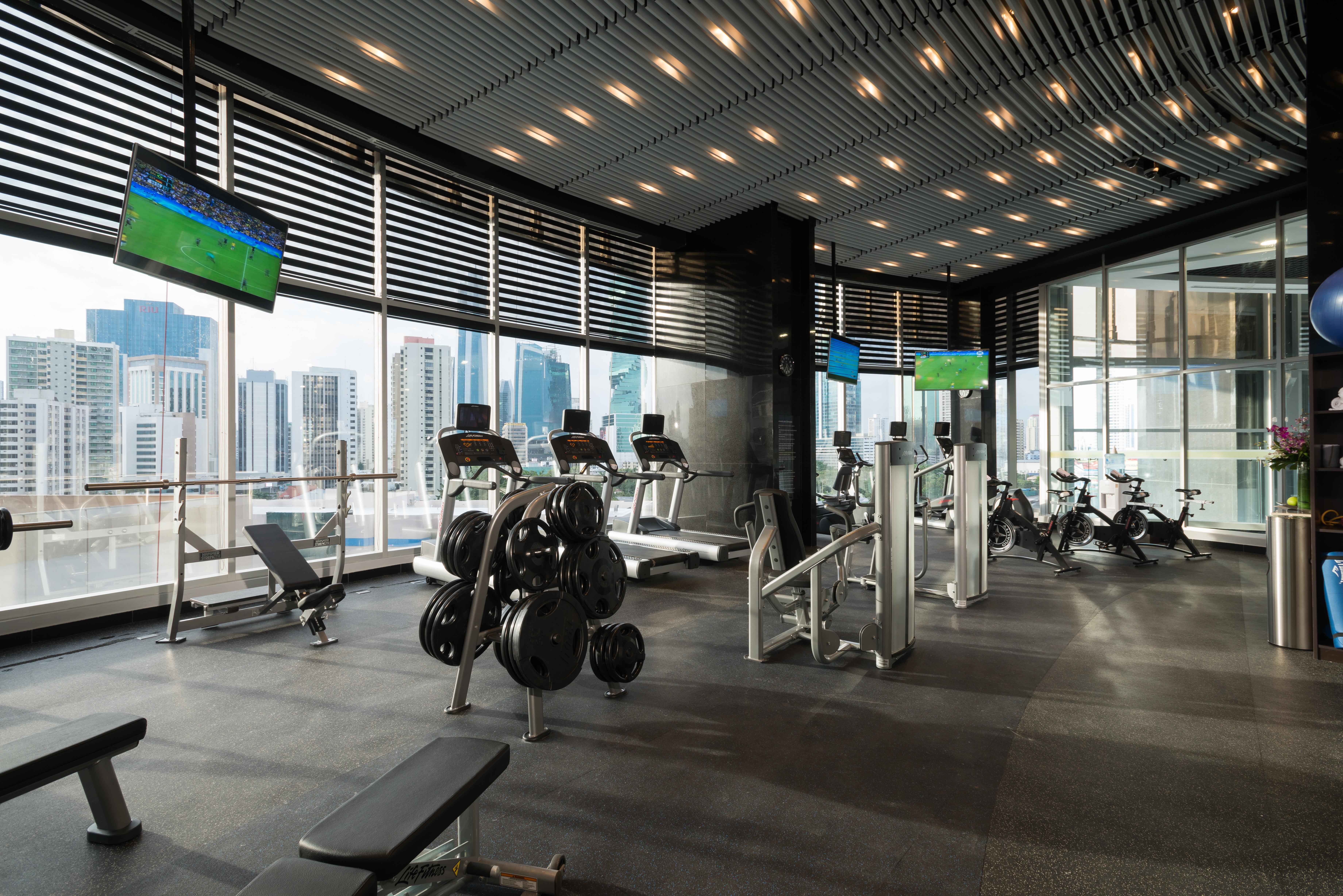 Hotel Las Americas Golden Tower Panama Экстерьер фото The gym at the 101 Tower