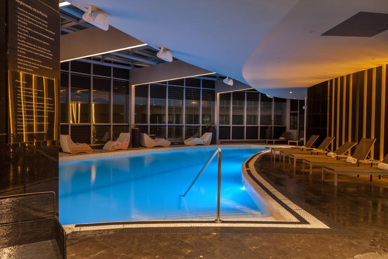 Hotel Las Americas Golden Tower Panama Экстерьер фото Indoor pool